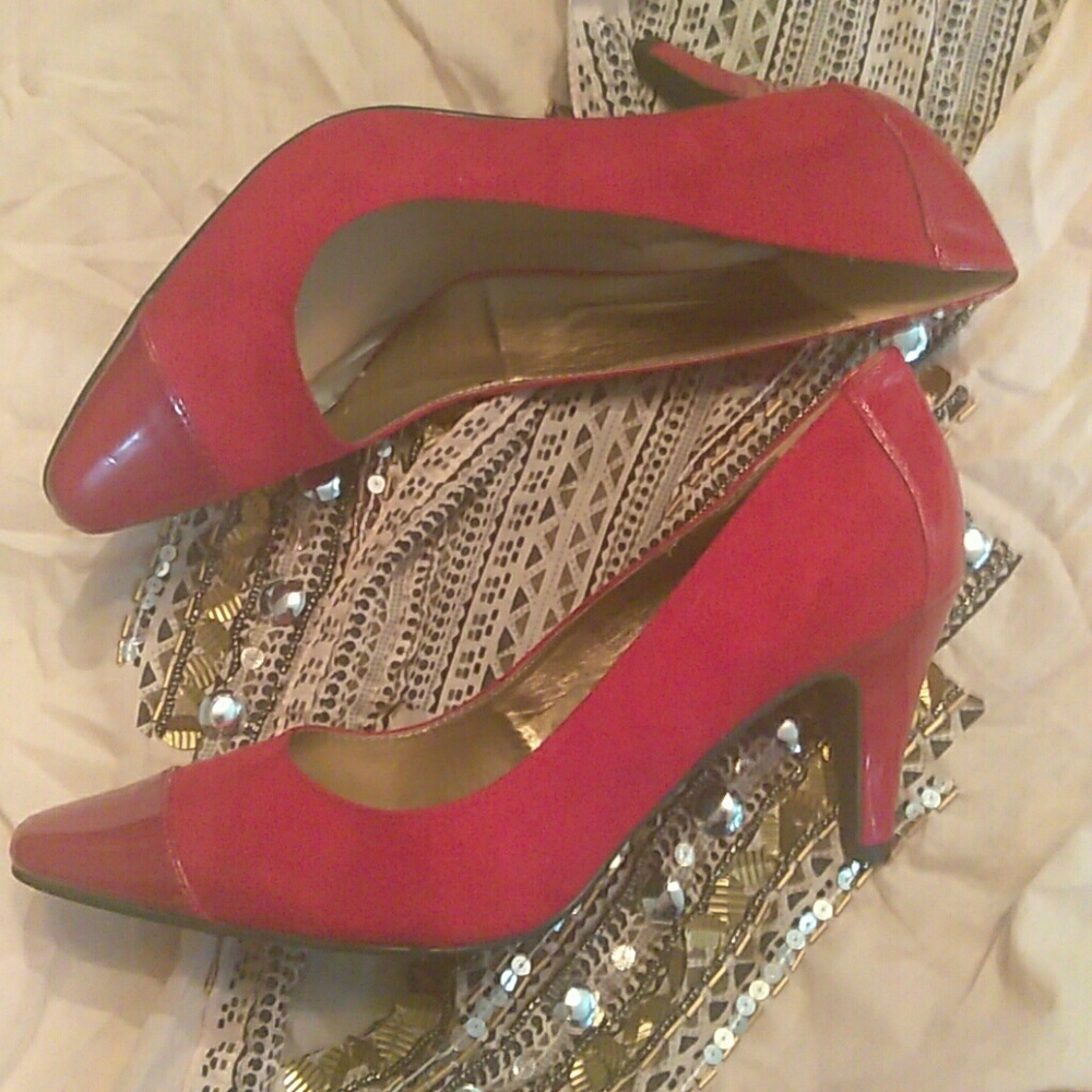 Red Heels - Picture 3 of 5